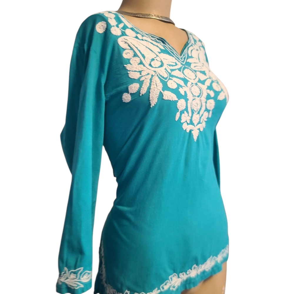 Guess Brand Teal & White Embroidered Long Sleeve Tunic Size Medium